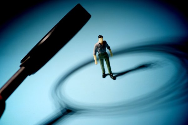 泛策略 300659，董事长兼总经理被留置！